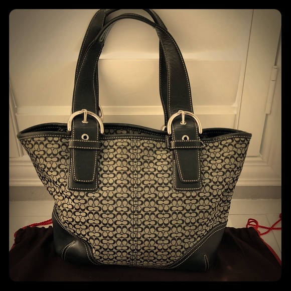 Coach Handbags - ⚫️Coach Handbag. Authentic & EUC.